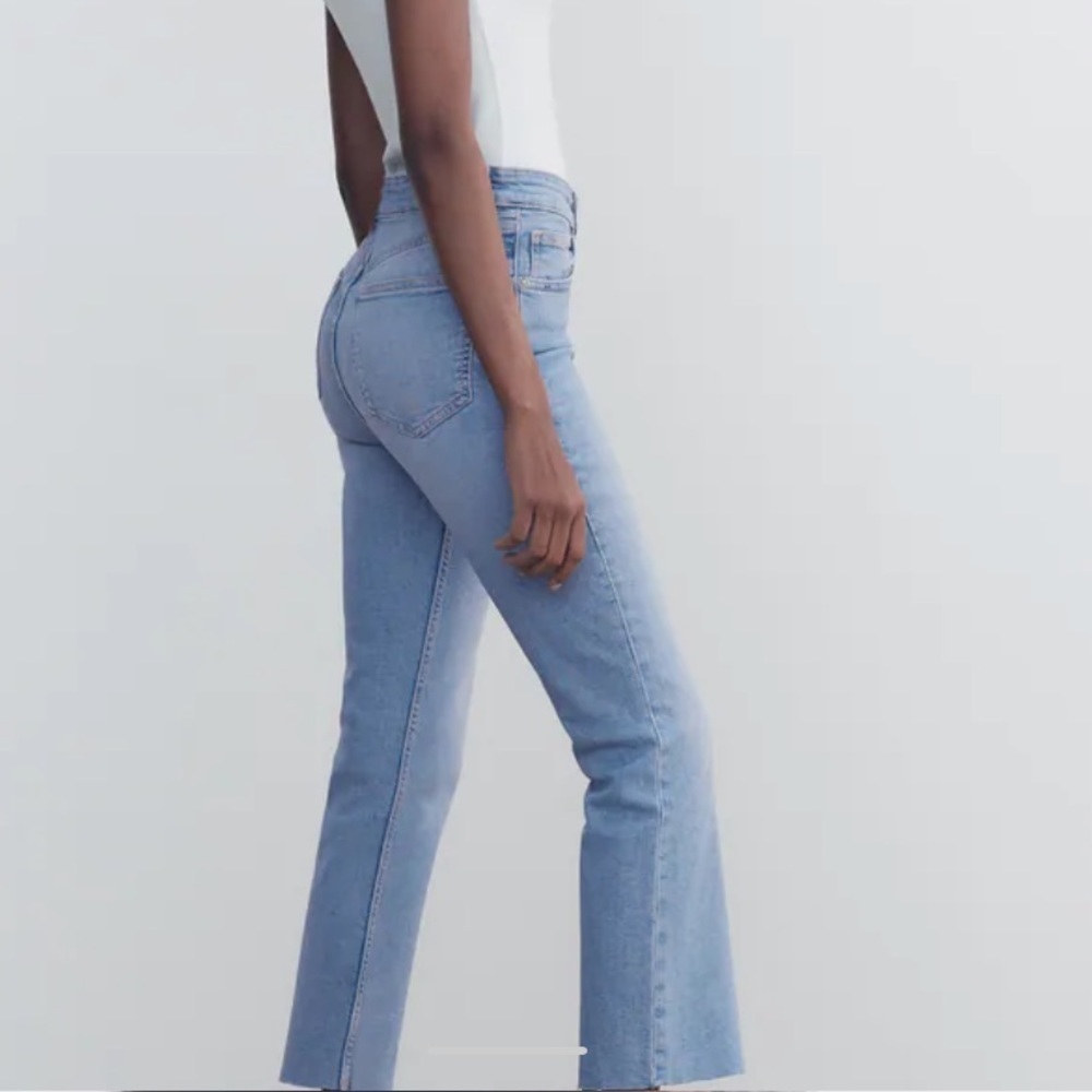 Zara CROPPED FLARE‎ JEANS - Picture 4 of 9